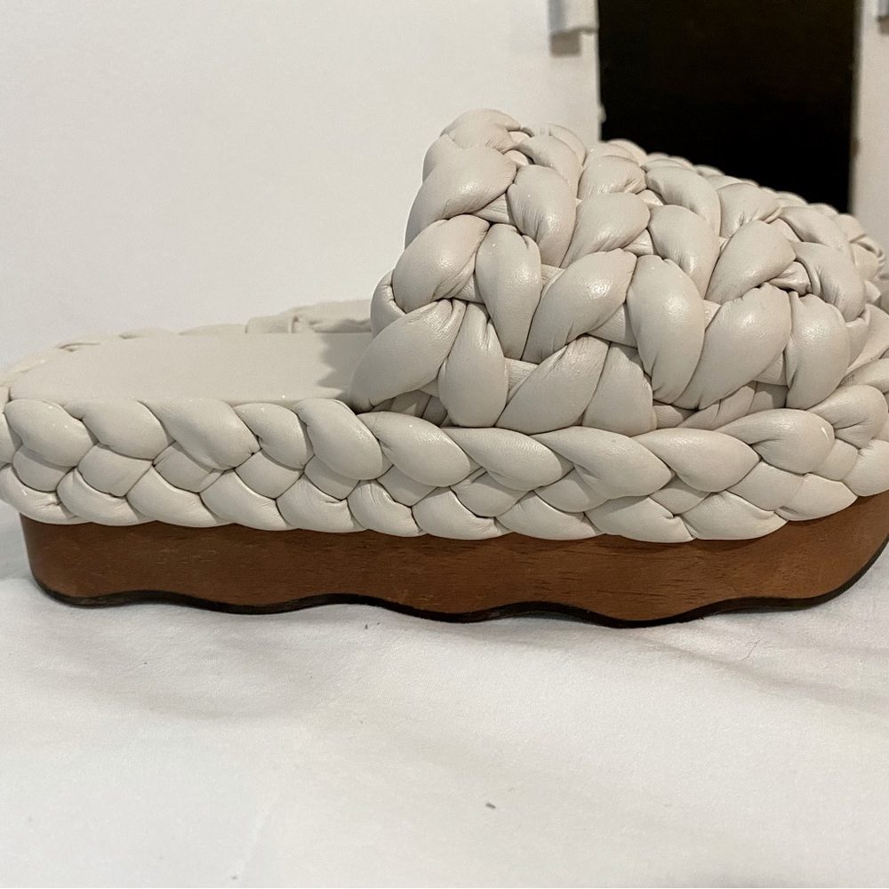 chloe sandals